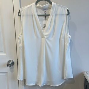 NWT Calvin Klein Women’s Plus 1X Sleeveless Essential V-Neck White Top